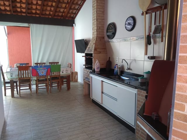Casa com 262m² 2 quartos e 2 banheiros, à venda, no bairro Mantiqueira em Pindamonhangaba