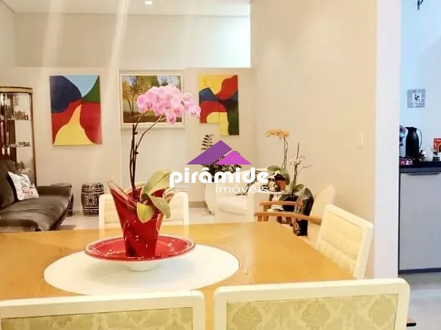 Casa com 450m² 3 quartos e 4 banheiros, à venda, no bairro Urbanova em São José dos Campos