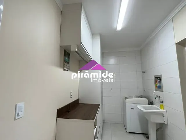 Casa com 250m² 4 quartos e 5 banheiros, à venda, no bairro Parque Residencial Maria Elmira em Caçapava