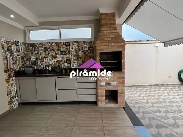 Casa com 250m² 4 quartos e 5 banheiros, à venda, no bairro Parque Residencial Maria Elmira em Caçapava