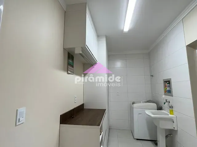 Casa com 250m² 4 quartos e 5 banheiros, à venda, no bairro Parque Residencial Maria Elmira em Caçapava