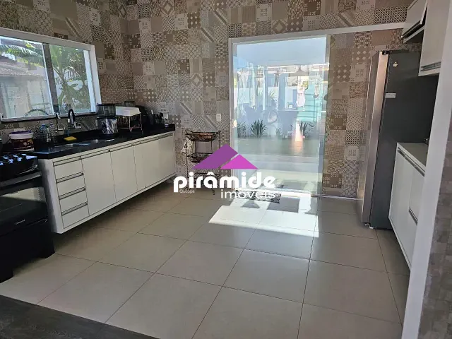 Casa com 300m² 4 quartos e 3 banheiros, à venda, no bairro Portal do Patrimonium em Caraguatatuba