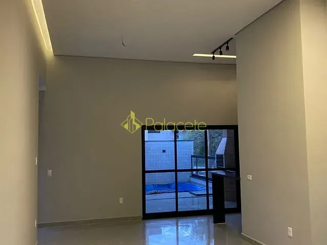 Casa 2 quartos e 3 banheiros, à venda, no bairro Vila Prado em Pindamonhangaba