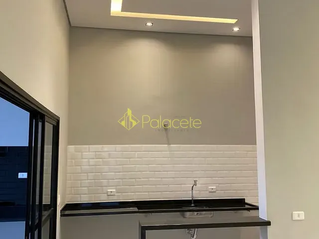 Casa 2 quartos e 3 banheiros, à venda, no bairro Vila Prado em Pindamonhangaba