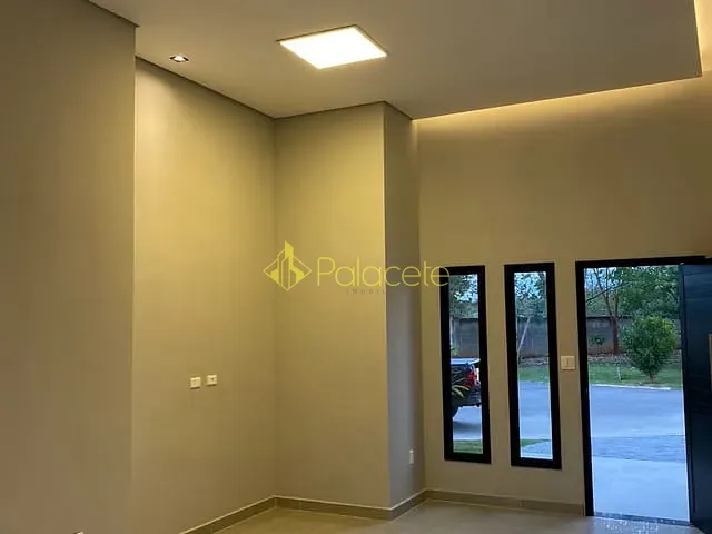 Casa 2 quartos e 3 banheiros, à venda, no bairro Vila Prado em Pindamonhangaba