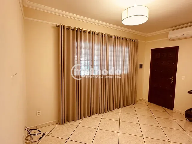 Casa com 265m² 2 quartos e 2 banheiros, à venda, no bairro Jardim Hubert em Indaiatuba