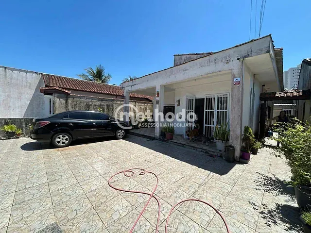 Casa com 260m² 3 quartos e 2 banheiros, à venda, no bairro Jardim Praia Grande em Mongaguá