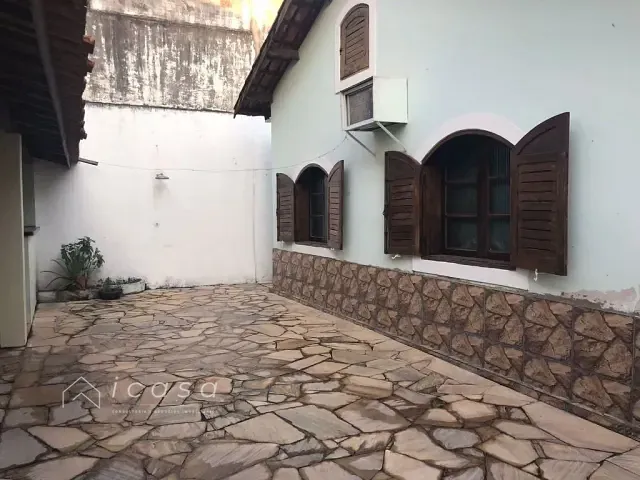 Casa com 330m² 3 quartos e 2 banheiros, à venda, no bairro Vila São João em Caçapava