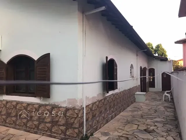 Casa com 330m² 3 quartos e 2 banheiros, à venda, no bairro Vila São João em Caçapava