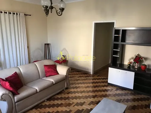 Casa com 392m² 3 quartos e 1 banheiro, à venda, no bairro Centro em Aparecida