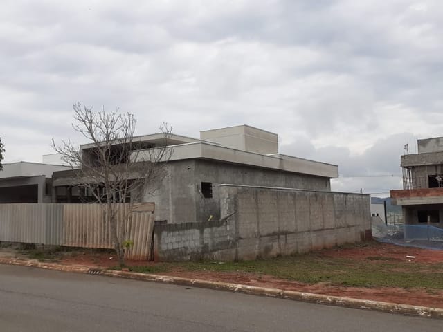 Casa com 275m², à venda, no bairro Monte Belo em Taubaté