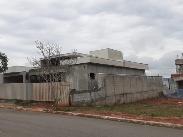 Casa com 275m², à venda, no bairro Monte Belo em Taubaté