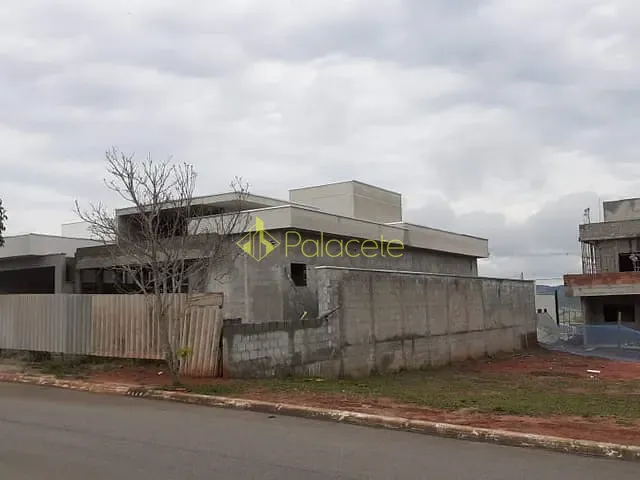 Casa com 275m², à venda, no bairro Monte Belo em Taubaté
