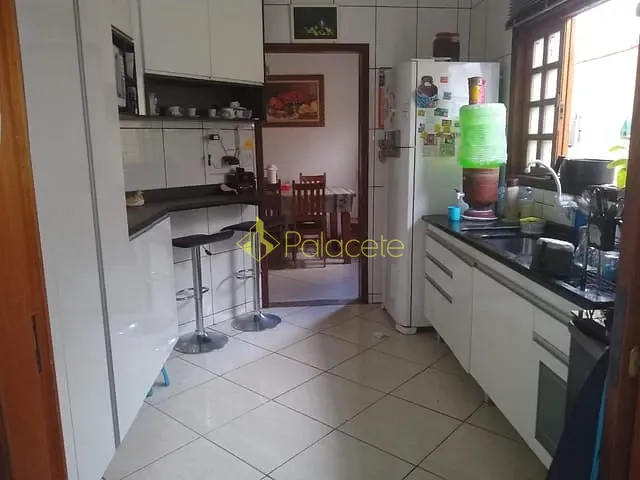 Casa com 250m² 3 quartos e 2 banheiros, à venda, no bairro Vale das flores em Tremembé