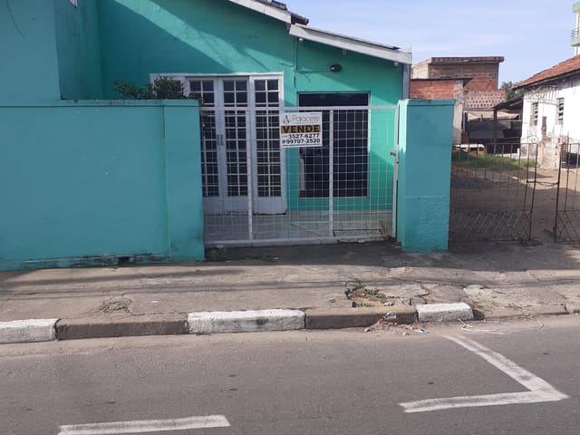 Casa com 357m² 2 quartos e 1 banheiro, à venda, no bairro Jardim Cristina em Pindamonhangaba