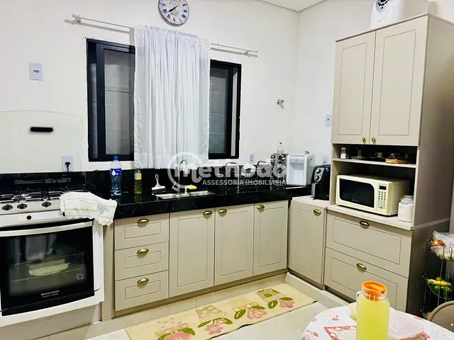 Casa 3 quartos e 4 banheiros, à venda, no bairro Vila Bressani em Paulínia