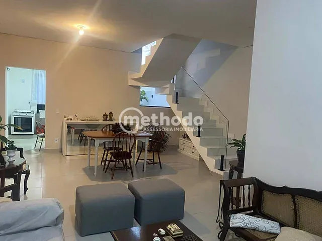 Casa 3 quartos e 4 banheiros, à venda, no bairro Vila Bressani em Paulínia