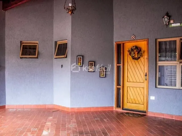 Casa com 432m² 3 quartos e 2 banheiros, à venda, no bairro Vila Taveirópolis em Campo Grande