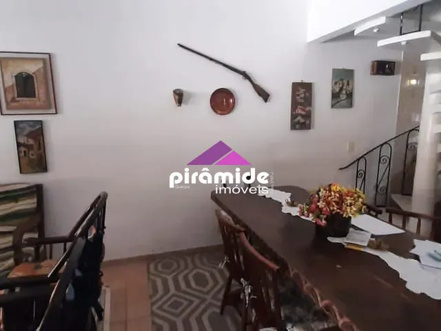Casa com 300m² 3 quartos e 4 banheiros, à venda, no bairro Jardim Jaqueira em Caraguatatuba