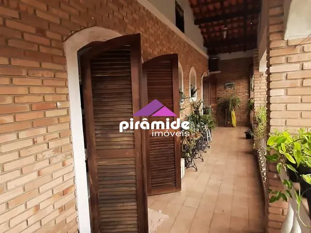 Casa com 300m² 3 quartos e 4 banheiros, à venda, no bairro Jardim Jaqueira em Caraguatatuba