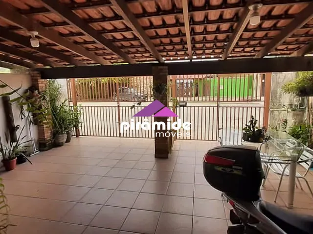 Casa com 300m² 3 quartos e 4 banheiros, à venda, no bairro Jardim Jaqueira em Caraguatatuba