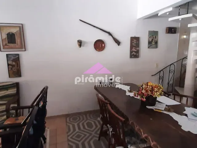 Casa com 300m² 3 quartos e 4 banheiros, à venda, no bairro Jardim Jaqueira em Caraguatatuba
