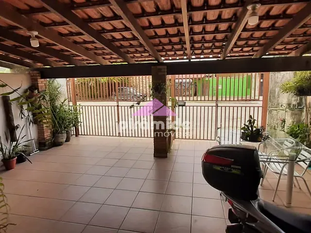 Casa com 300m² 3 quartos e 4 banheiros, à venda, no bairro Jardim Jaqueira em Caraguatatuba