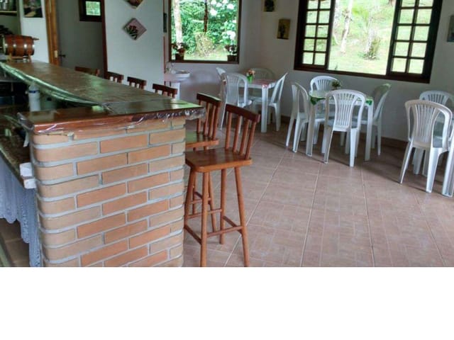 Casa com 1265m² 3 quartos e 3 banheiros, à venda, no bairro Zona Rural em Monteiro Lobato