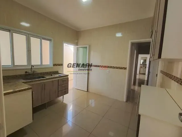 Casa 2 quartos e 2 banheiros, para alugar, no bairro Vila Aurora em Indaiatuba