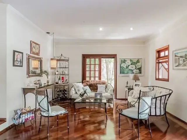 Casa com 360m² 4 quartos e 6 banheiros, à venda, no bairro Urbanova em São José dos Campos