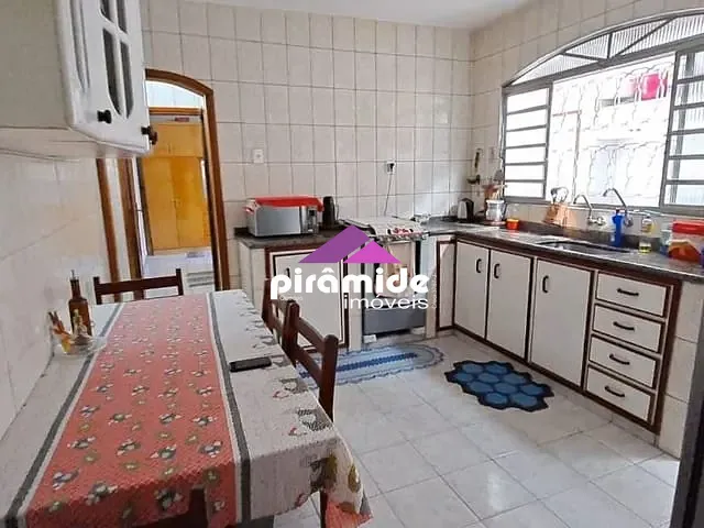 Casa com 125m² 2 quartos e 1 banheiro, à venda, no bairro Jardim Santa Inês I em São José dos Campos