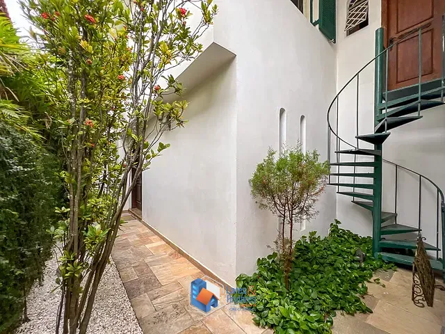 Casa com 402m² 6 quartos e 5 banheiros, à venda, no bairro Vila Sônia em São Paulo