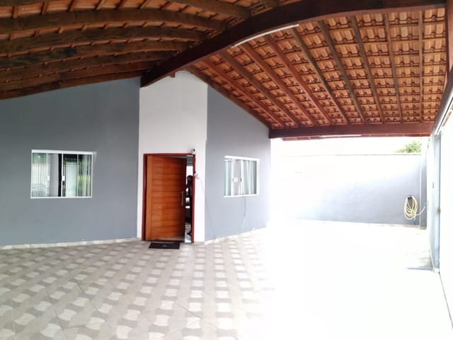 Casa com 250m² 2 quartos e 2 banheiros, à venda, no bairro Vila Suiça em Pindamonhangaba