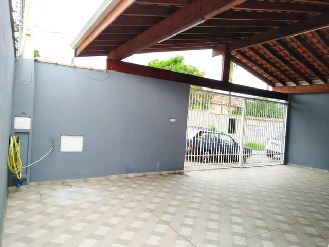 Casa com 250m² 2 quartos e 2 banheiros, à venda, no bairro Vila Suiça em Pindamonhangaba