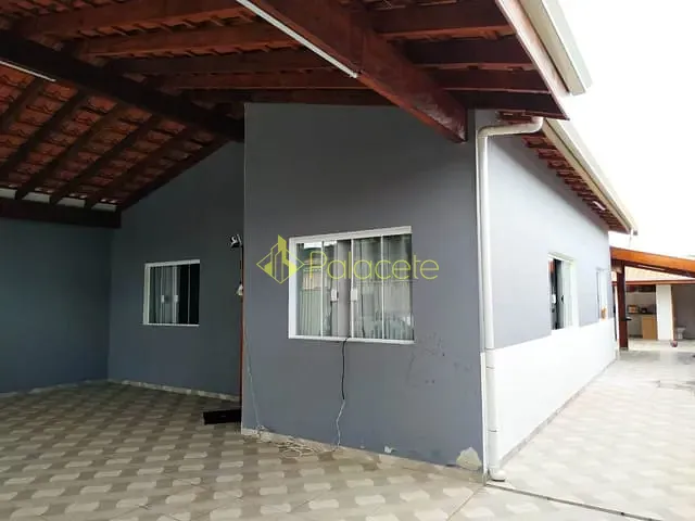 Casa com 250m² 2 quartos e 2 banheiros, à venda, no bairro Vila Suiça em Pindamonhangaba