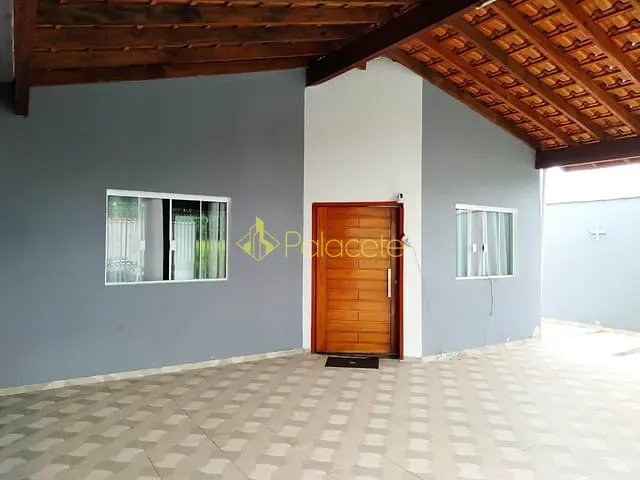 Casa com 250m² 2 quartos e 2 banheiros, à venda, no bairro Vila Suiça em Pindamonhangaba