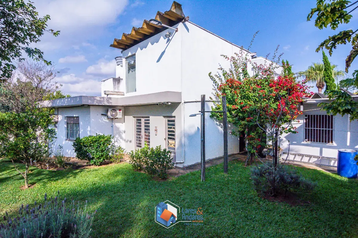 Casa, 4 quartos, 235 m² - Foto 1