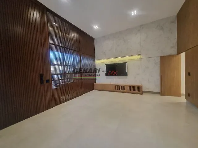 Casa com 300m² 3 quartos e 5 banheiros, à venda, no bairro Jardim Residencial Dona Lucilla em Indaiatuba