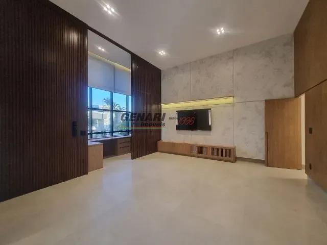 Casa com 300m² 3 quartos e 5 banheiros, à venda, no bairro Jardim Residencial Dona Lucilla em Indaiatuba
