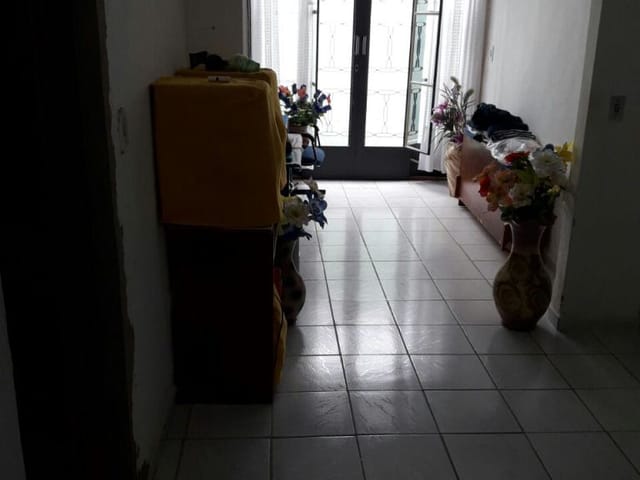 Casa com 300m² 2 quartos e 1 banheiro, à venda, no bairro Jardim Regina em Pindamonhangaba