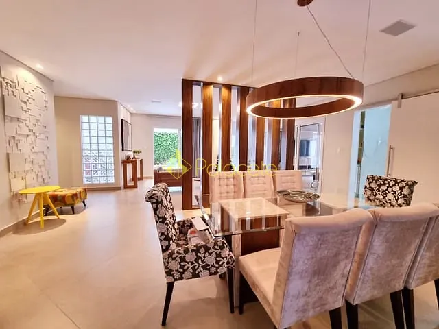Casa com 1400m² 4 quartos e 3 banheiros, à venda, no bairro Parque das Nações em Pindamonhangaba