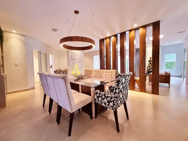 Casa com 1400m² 4 quartos e 3 banheiros, à venda, no bairro Parque das Nações em Pindamonhangaba