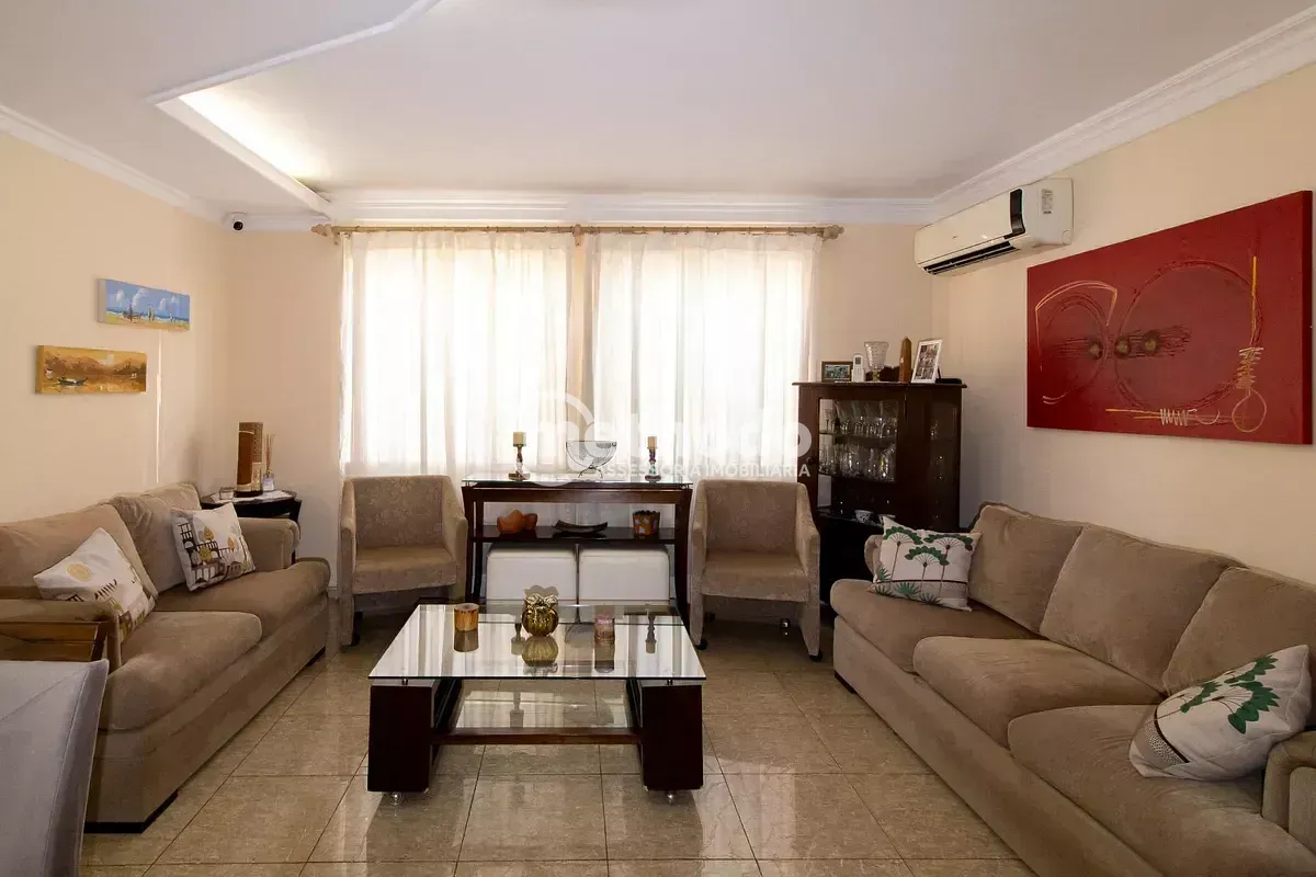 Casa, 3 quartos, 200 m² - Foto 1
