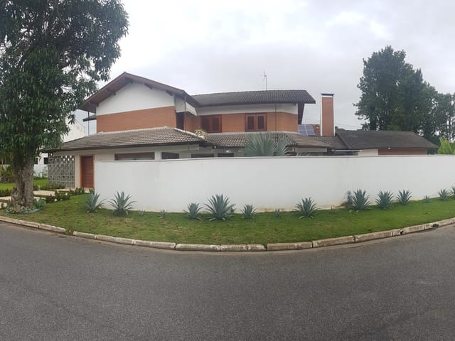 Casa com 928m² 3 quartos e 1 banheiro, à venda, no bairro Socorro em Pindamonhangaba