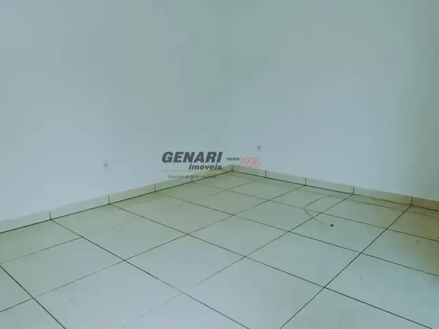 Casa 2 quartos e 2 banheiros, para alugar, no bairro Vila Avaí em Indaiatuba