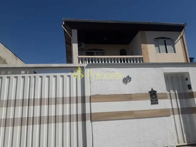 Casa com 250m² 3 quartos e 2 banheiros, à venda, no bairro Centro em Potim