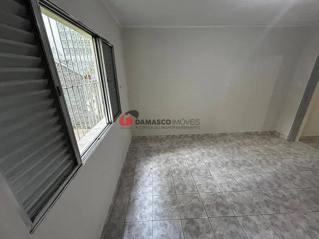 Casa 1 quarto e 1 banheiro, para alugar, no bairro Olímpico em São Caetano do Sul