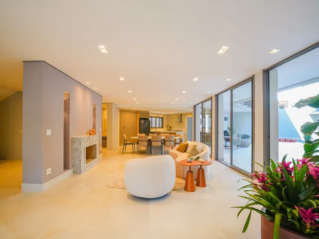 Casa com 600m² 4 quartos e 7 banheiros, à venda, no bairro Alphaville em Santana de Parnaíba