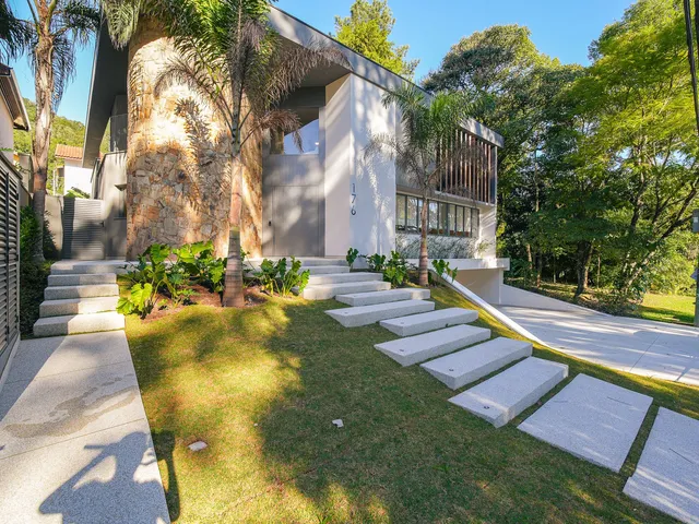 Casa com 600m² 4 quartos e 7 banheiros, à venda, no bairro Alphaville em Santana de Parnaíba