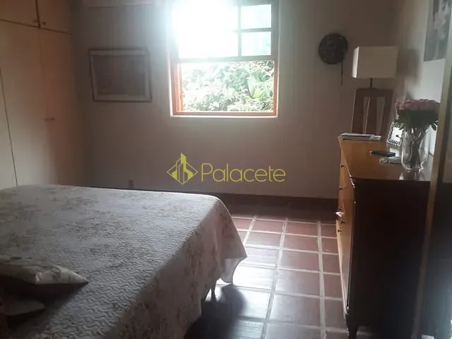 Casa com 1300m² 3 quartos e 3 banheiros, à venda, no bairro Belvedere Club dos 500 em Guaratinguetá